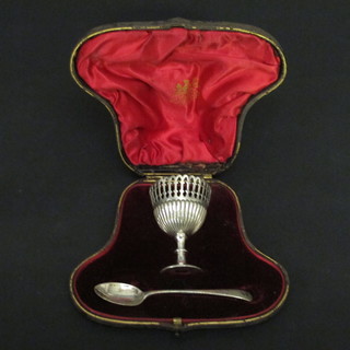 A Victorian silver pierced egg cup, Sheffield 1898 together with  matching spoon Sheffield 1899, cased, 2 ozs   ILLUSTRATED
