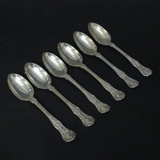 6 Victorian Queens pattern pudding spoons with armorial decoration, London 1870, 10 1/2 ozs