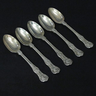 A set of 5 Victorian silver Queens Pattern teaspoons London  1870, 5 ozs