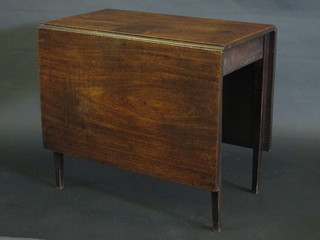 An 18th/19th Century mahogany drop flap gateleg dining table 32"