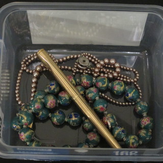 A Parker pen contained in a gilt case and a small collection of costume jewellery