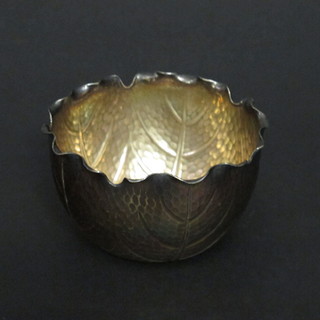 An Edwardian silver bowl of leaf form, Birmingham 1904, 2 1/2  ozs