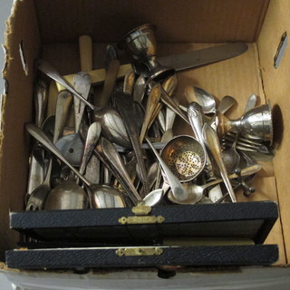 A set of 6 tea knives cased, and a quantity of silver plated  flatware