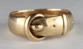 A Victorian 18ct gold buckle ring