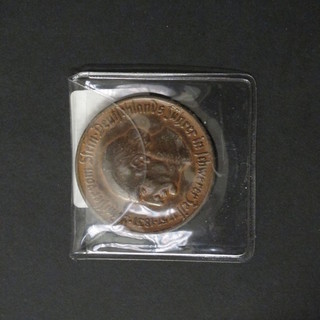 A 1921 10 mark medallion