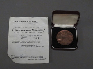 A bronze Cunard Queen Elizabeth final voyage medallion  October 1968, complete with certificate