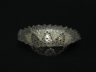 A Victorian circular pierced and embossed silver bowl, Sheffield 1893, 2 ozs