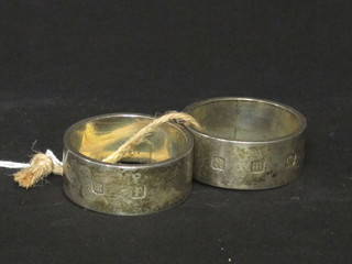A pair of modern Scots silver napkin rings, 3 ozs