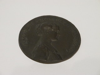 A bronze portrait plaque decorated Margreth Schilling-Ziemssen