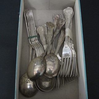 A collection of Queens Pattern silver plated flatware