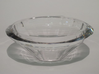 A Dartington circular faceted glass bowl 11"