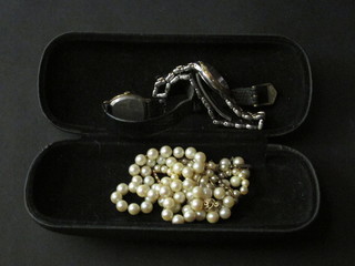 2 ladies wristwatches and 2 cultured pearl necklaces