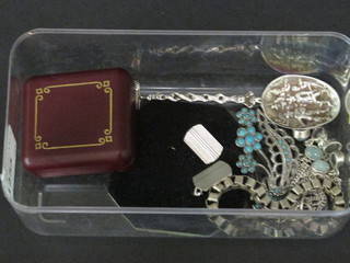 A small collection of silver costume jewellery