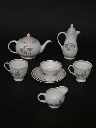 A Wedgwood Susie Cooper Talisman 9 piece tea service  comprising teapot, hotwater jug, cream jug, sugar bowl, 2 cups  and 2 saucers and 2 plates 5"