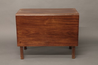 A Georgian mahogany drop flap gateleg dining table raised on  square supports 36"