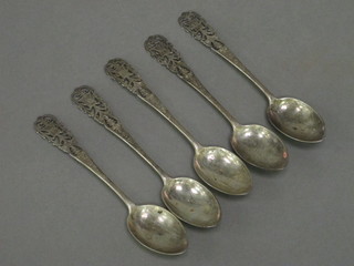 5 Victorian pierced silver teaspoons, Sheffield 1899 2 ozs