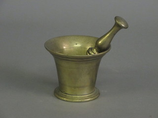An 18th Century brass mortar and pestle 5"