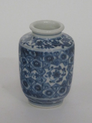 An Oriental blue and white Rollo style vase, the base with 6 character mark 3"