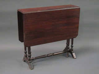 A Victorian mahogany Sutherland table 30"
