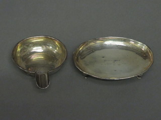 2 silver ashtrays, marks rubbed 1 1/2 ozs