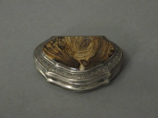 A Continental white metal pill box with agate lid, cracked