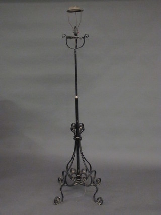 An iron adjustable oil lamp