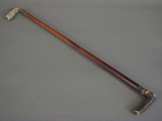 A hunting crop with stag horn handle