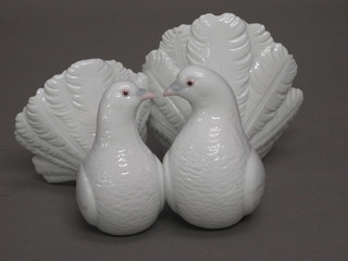 A Lladro figure of 2 doves, base impressed 1169 4"