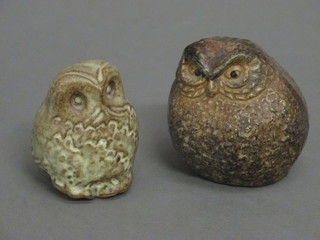 A Bennets Pottery figure of an owl 2" and 1 other