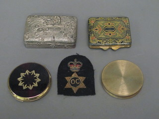 3 compacts and an antimony box with hinged lid