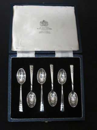 A set of 6 silver coffee spoons, Sheffield, by Mappin & Webb,  cased