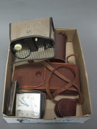 2 Kodak folding cameras, a Kodak Brownie 127 camera and  other cameras