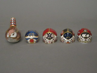 3 Royal Crown Derby paperweights in the form of Ladybirds, a Goldcrest and 1 other