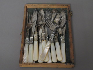 6 silver plated fish knives with mother of pearl handles and 5 ditto forks - 2 f, and a bread fork with mother of pearl handle