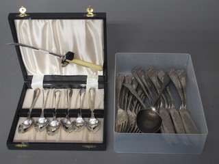 A set of 6 silver plated grapefruit spoons cased, a set of 12 silver plated fish knives and forks, an Old English pattern table spoon  and a Queens pattern jam spoon