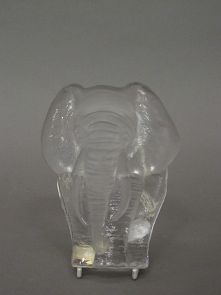 An Orrefors Swedish sculpture of an elephant by Mats Jonasson  5 1/2"