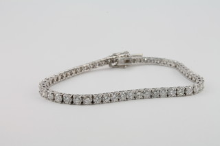 A lady's bracelet set diamonds, approx 2.60ct