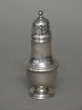 A Georgian style silver sugar castor of baluster form Birmingham  1961, 2 ozs