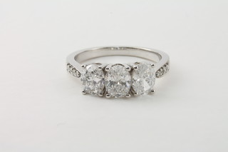 A lady's 18ct white gold dress ring set 3 diamonds, approx  2.01ct