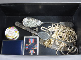 A selection of various costume jewellery etc