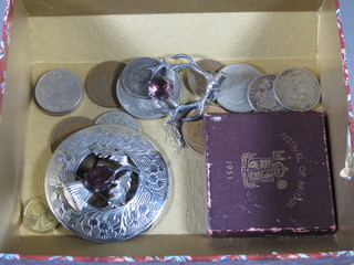 2 Scotts brooches and a small collection of coins