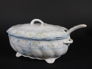 A Royal Doulton Arnold pattern tureen and cover complete with  ladle 12"
