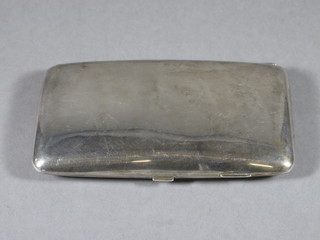 An Edwardian silver cigar case, London 1900 5 1/2 ozs