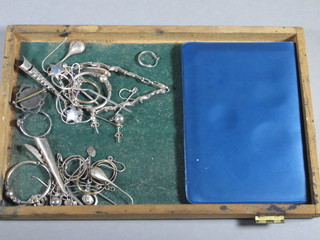 A small collection of silver costume jewellery and a 1971 set of  coins