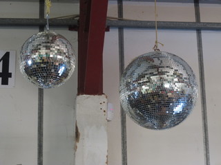 2 mirrored glitter balls