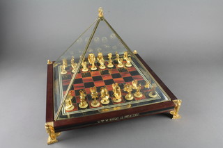A Franklin Mint King Tutankhamun Egyptian chess set, finial f,