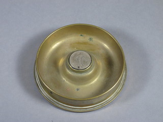 A Trench Art ashtray formed from a base of a 1916 18lb shell 4"