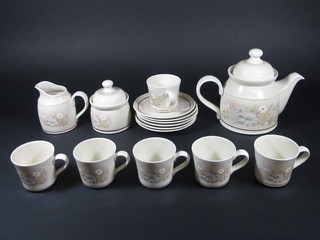 A 15 piece Royal Doulton Florida pattern tea service comprising teapot, sugar bowl, cream jug, 6 cups and 6 saucers