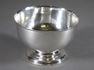 A circular Georgian silver pedestal bowl, London 1781, raised on a circular spreading foot 5 1/2" ozs