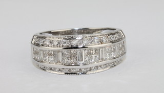 A lady's 18ct white gold dress ring set diamonds